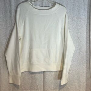 NWT tags women’s XL Fieldgear sweater with front pocket.